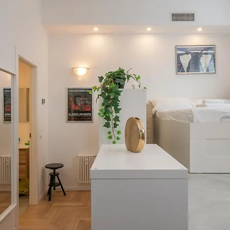 Apartment Ihost - Val Strona 6 Milan