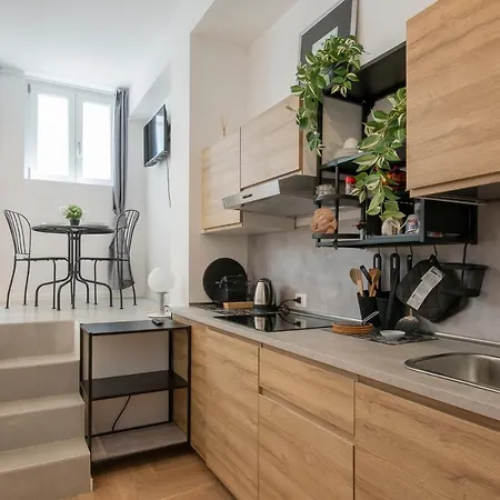 Ihost - Val Strona 6 Milan